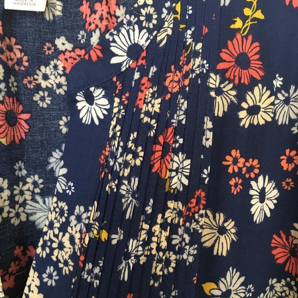 Floral Blouse - Picture 6 of 7